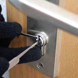 Cleveland Locksmith Services Cleveland, OH 216-606-9011 - residential-lock-out